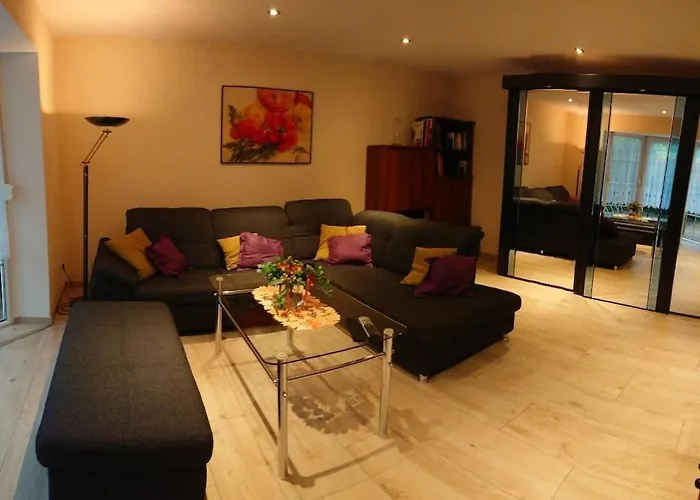 With 2 Bedrooms Сasa de vacaciones *