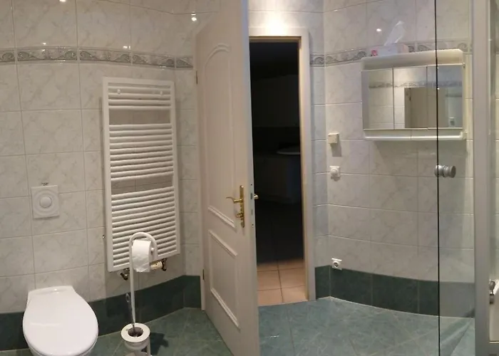 With 2 Bedrooms Holiday home